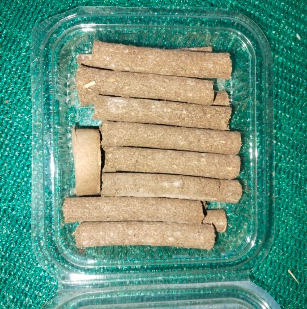 Sughandhit dhoop batti desi gau mata ke gobar se nirmit